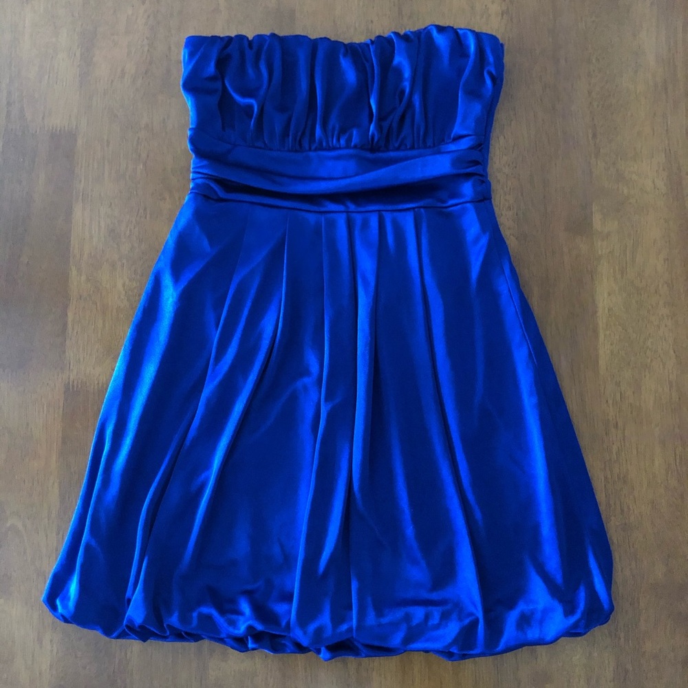 Blue strapless dress